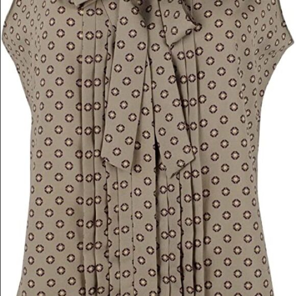 Ralph Lauren Women’s Georgette Pintuck Button-Down Top Gray Business Casual Med - Picture 1 of 4